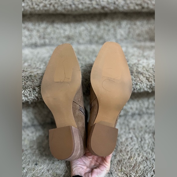 NWOT Linea Paolo Windy Snip Toe Bootie Color Mushroom Size 6 - Picture 7 of 9